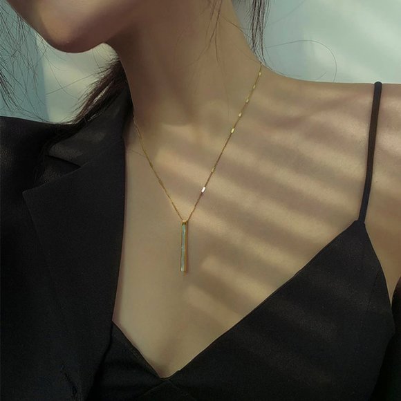 Gentle Geometric Necklace - Picture 3 of 4